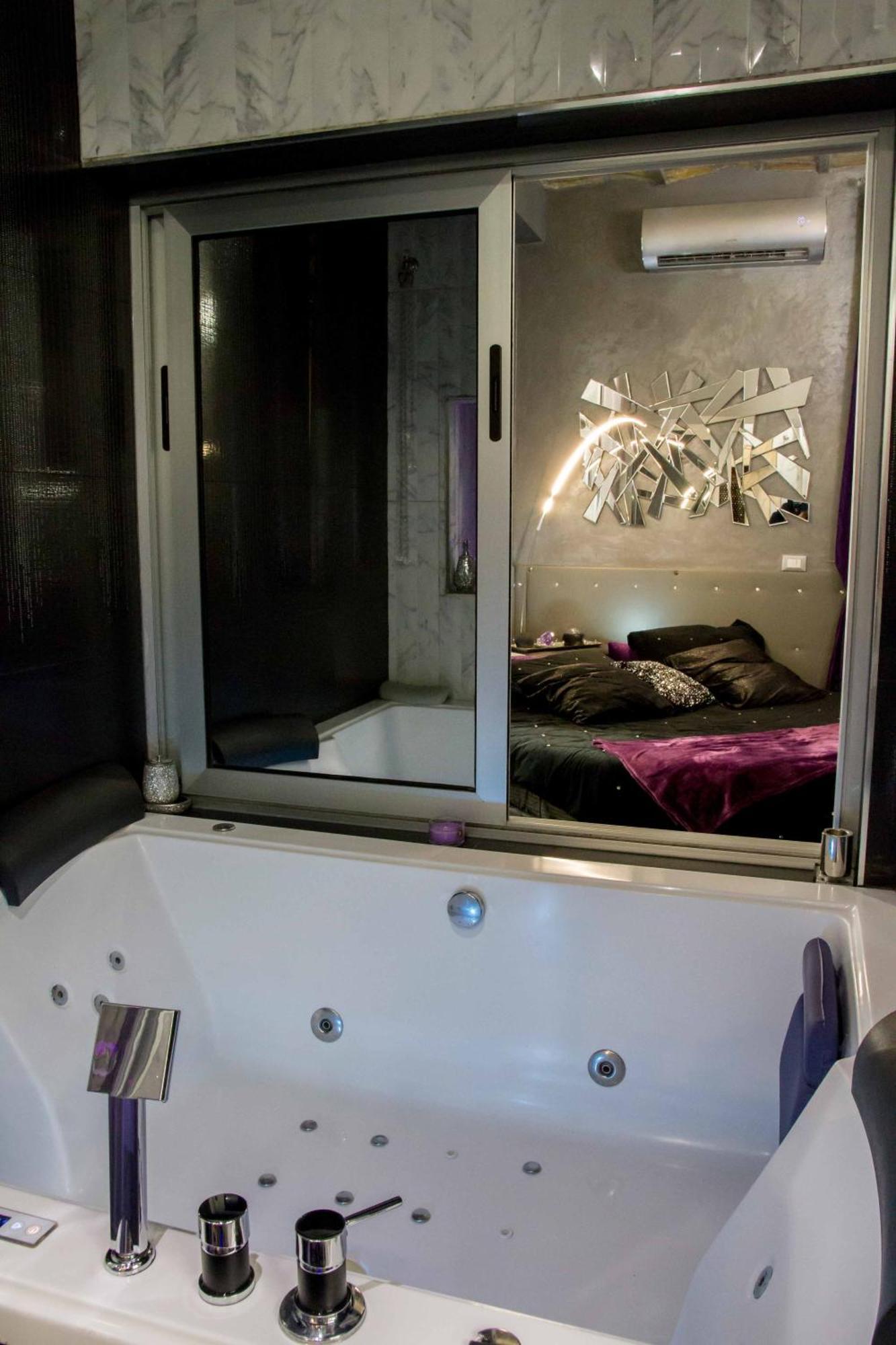 Jacuzzi Love SuitesweetRom Eksteriør billede